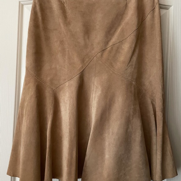 Vintage Ideology Suede Leather Skirt; Deep Beige W/Fitted Seams; Women's Size 8 - Picture 16 of 16